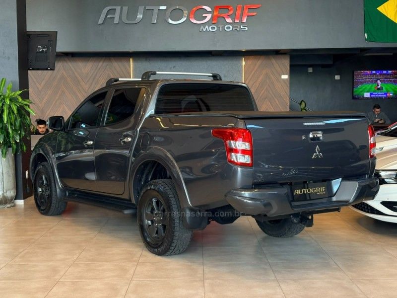 MITSUBISHI L200 TRITON 2.4 16V TURBO SPORT HPE CD 4X4 2018/2018 AUTOGRIF MOTORS CAMPO BOM / Carros no Vale