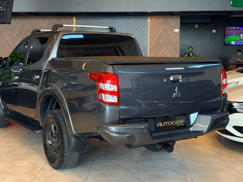 MITSUBISHI L200 TRITON 2.4 16V TURBO SPORT HPE CD 4X4 2018/2018 AUTOGRIF MOTORS CAMPO BOM / Carros no Vale