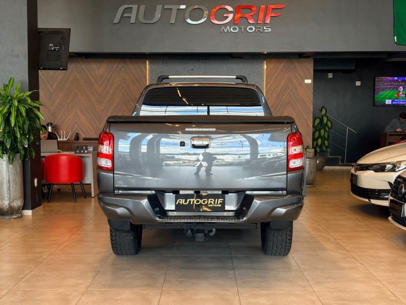 MITSUBISHI L200 TRITON 2.4 16V TURBO SPORT HPE CD 4X4 2018/2018 AUTOGRIF MOTORS CAMPO BOM / Carros no Vale
