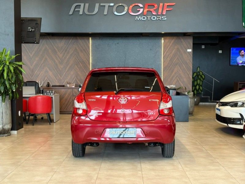 TOYOTA ETIOS 1.3 X 16V 2014/2014 AUTOGRIF MOTORS CAMPO BOM / Carros no Vale
