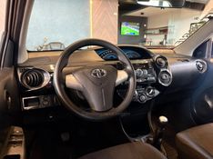 TOYOTA ETIOS 1.3 X 16V 2014/2014 AUTOGRIF MOTORS CAMPO BOM / Carros no Vale