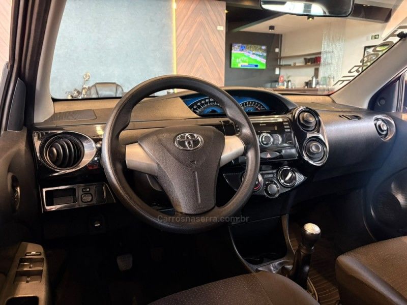 TOYOTA ETIOS 1.3 X 16V 2014/2014 AUTOGRIF MOTORS CAMPO BOM / Carros no Vale