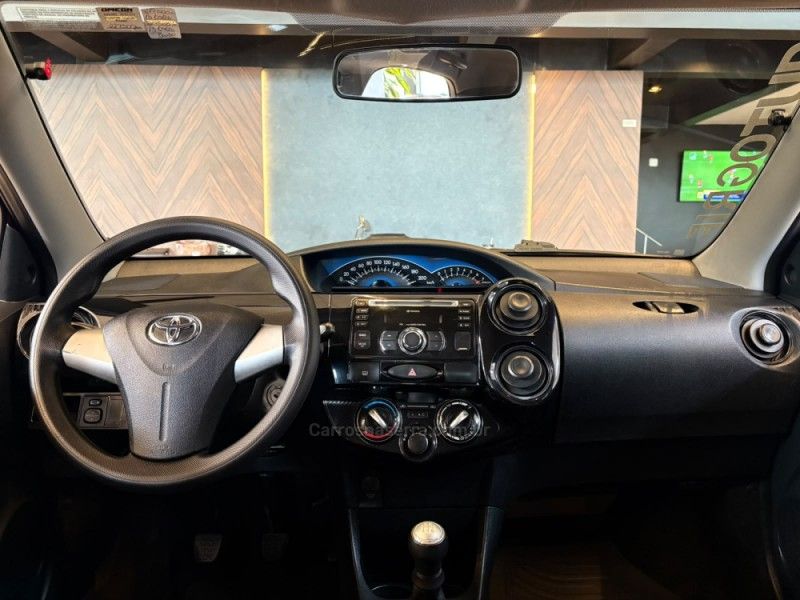 TOYOTA ETIOS 1.3 X 16V 2014/2014 AUTOGRIF MOTORS CAMPO BOM / Carros no Vale