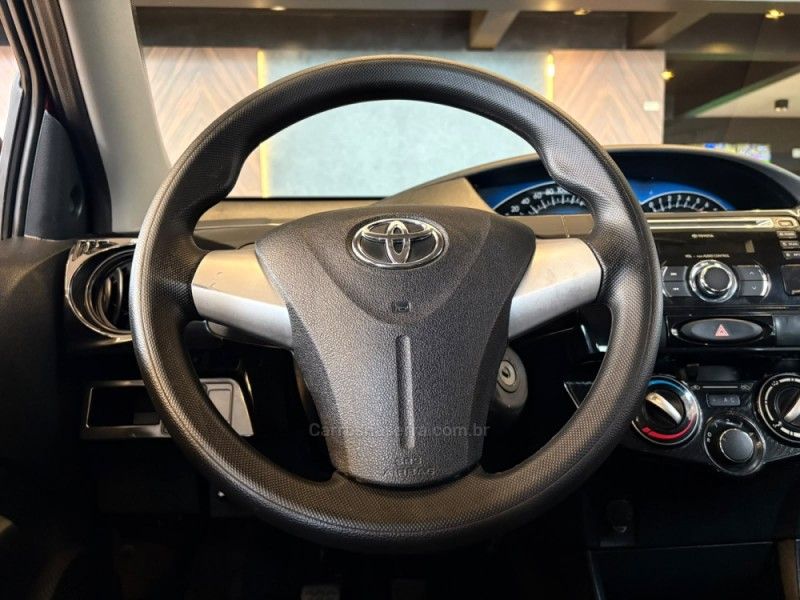 TOYOTA ETIOS 1.3 X 16V 2014/2014 AUTOGRIF MOTORS CAMPO BOM / Carros no Vale