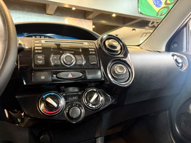 TOYOTA ETIOS 1.3 X 16V 2014/2014 AUTOGRIF MOTORS CAMPO BOM / Carros no Vale