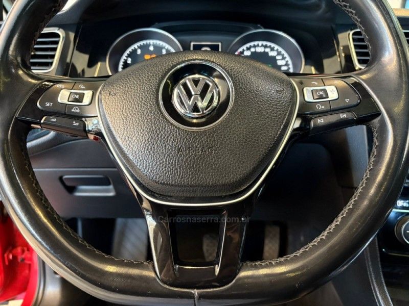 VOLKSWAGEN GOLF 1.4 TSI HIGHLINE 16V 2013/2014 AUTOGRIF MOTORS CAMPO BOM / Carros no Vale