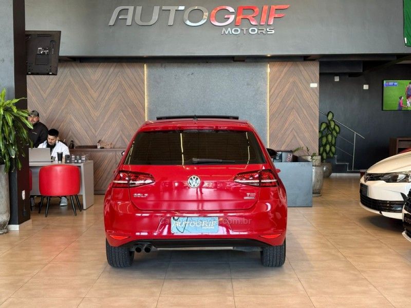 VOLKSWAGEN GOLF 1.4 TSI HIGHLINE 16V 2013/2014 AUTOGRIF MOTORS CAMPO BOM / Carros no Vale