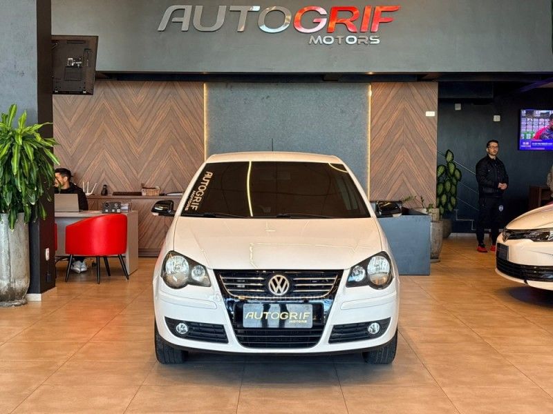 VOLKSWAGEN POLO SEDAN 1.6 MI COMFORTLINE 8V 2010/2010 AUTOGRIF MOTORS CAMPO BOM / Carros no Vale