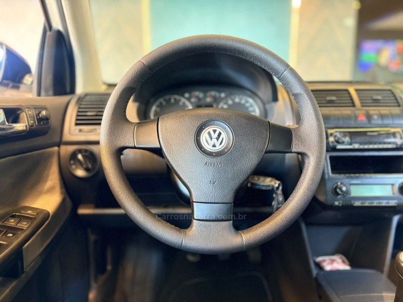 VOLKSWAGEN POLO SEDAN 1.6 MI COMFORTLINE 8V 2010/2010 AUTOGRIF MOTORS CAMPO BOM / Carros no Vale