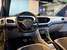 VOLKSWAGEN T-CROSS 1.4 HIGHLINE TSI 16V 2020/2020 AUTOGRIF MOTORS CAMPO BOM / Carros no Vale