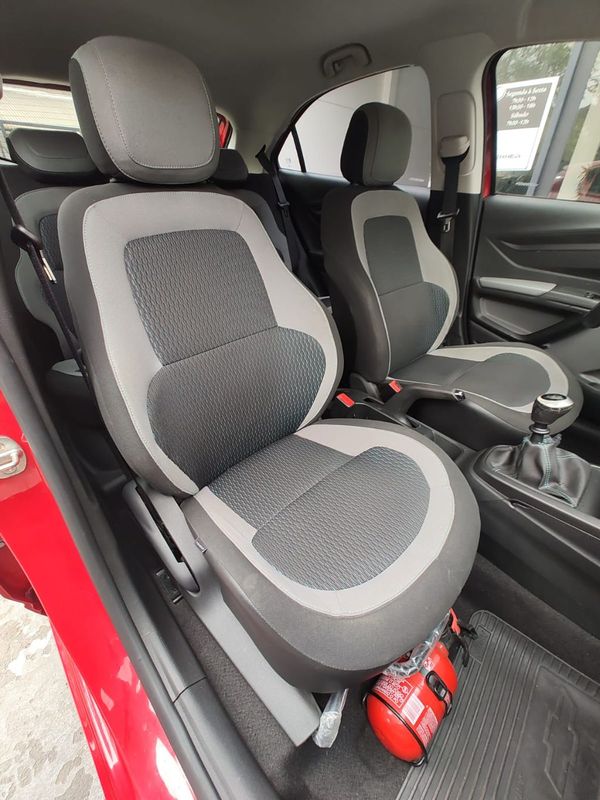 CHEVROLET ONIX HATCH LT 1.0 8V FlexPower Mec. 2015/2016 RENNER AUTOMÓVEIS LAJEADO / Carros no Vale CHEVROLET ONIX HATCH LT 1.0 8V FlexPower Mec. 2015/2016 RENNER AUTOMÓVEIS LAJEADO / Carros no Vale