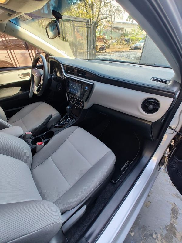 Toyota Corolla GLi 1.8 16V 2018/2018 RENNER AUTOMÓVEIS LAJEADO / Carros no Vale Toyota Corolla GLi 1.8 16V 2018/2018 RENNER AUTOMÓVEIS LAJEADO / Carros no Vale