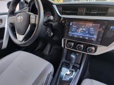 Toyota Corolla GLi 1.8 16V 2018/2018 RENNER AUTOMÓVEIS LAJEADO / Carros no Vale
