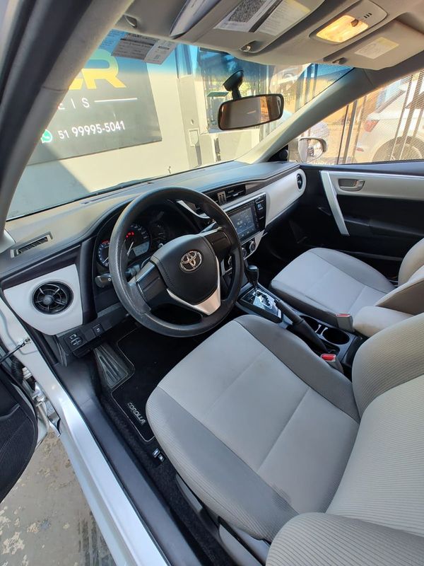 Toyota Corolla GLi 1.8 16V 2018/2018 RENNER AUTOMÓVEIS LAJEADO / Carros no Vale Toyota Corolla GLi 1.8 16V 2018/2018 RENNER AUTOMÓVEIS LAJEADO / Carros no Vale