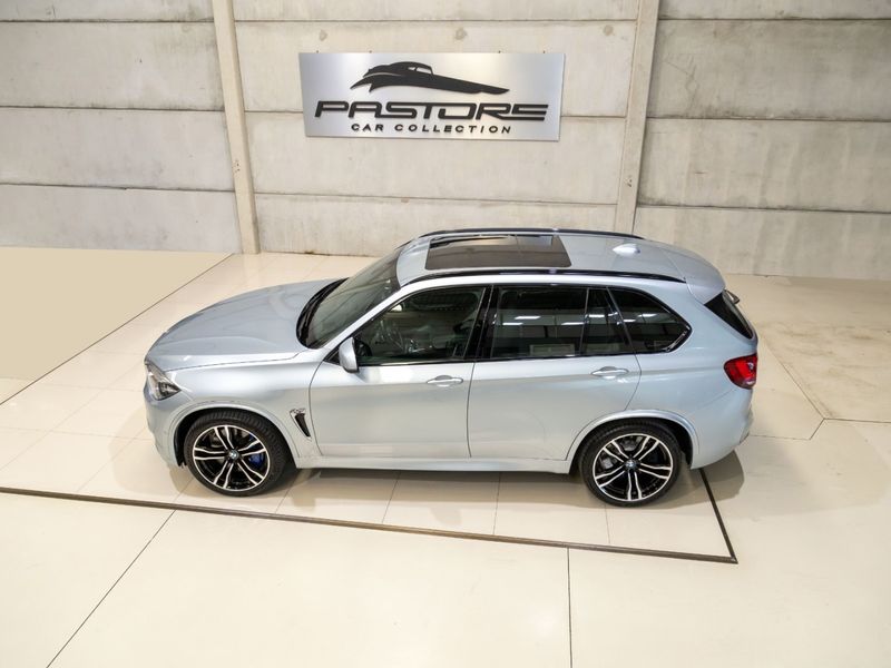 BMW X5 4.4 V8 TURBO M 2017/2018 PASTORE CAR COLLECTION BENTO GONÇALVES / Carros no Vale BMW X5 4.4 V8 TURBO M 2017/2018 PASTORE CAR COLLECTION BENTO GONÇALVES / Carros no Vale