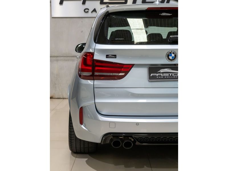 BMW X5 4.4 V8 TURBO M 2017/2018 PASTORE CAR COLLECTION BENTO GONÇALVES / Carros no Vale BMW X5 4.4 V8 TURBO M 2017/2018 PASTORE CAR COLLECTION BENTO GONÇALVES / Carros no Vale