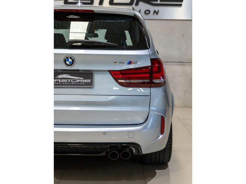 BMW X5 4.4 V8 TURBO M 2017/2018 PASTORE CAR COLLECTION BENTO GONÇALVES / Carros no Vale BMW X5 4.4 V8 TURBO M 2017/2018 PASTORE CAR COLLECTION BENTO GONÇALVES / Carros no Vale