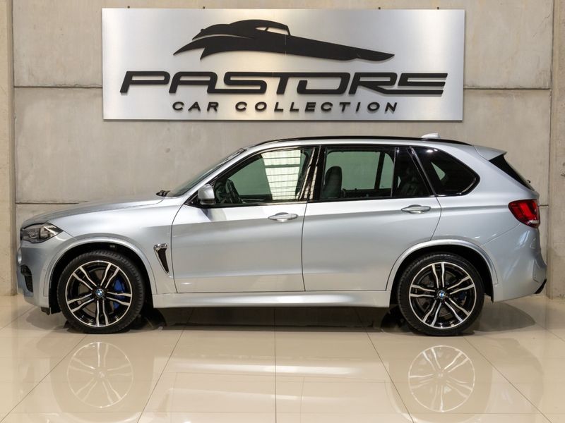 BMW X5 4.4 V8 TURBO M 2017/2018 PASTORE CAR COLLECTION BENTO GONÇALVES / Carros no Vale BMW X5 4.4 V8 TURBO M 2017/2018 PASTORE CAR COLLECTION BENTO GONÇALVES / Carros no Vale