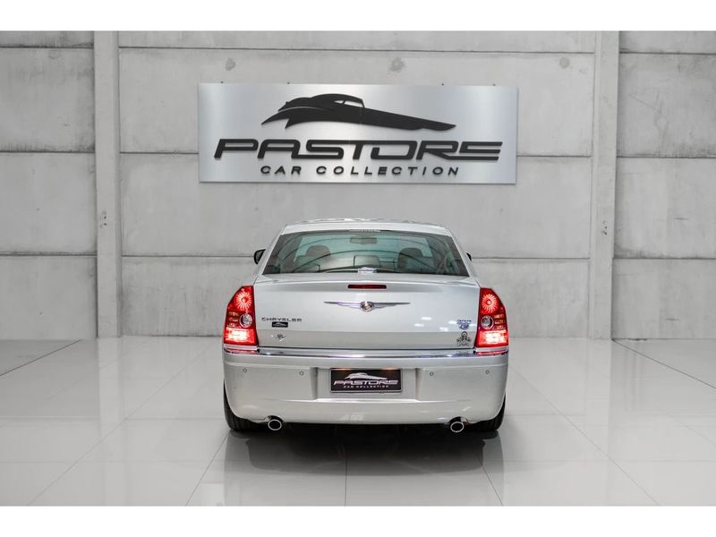 CHRYSLER 300 C 5.7 HEMI SEDAN V8 16V 2008/2009 PASTORE CAR COLLECTION BENTO GONÇALVES / Carros no Vale CHRYSLER 300 C 5.7 HEMI SEDAN V8 16V 2008/2009 PASTORE CAR COLLECTION BENTO GONÇALVES / Carros no Vale