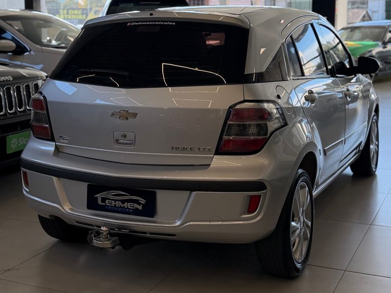 CHEVROLET AGILE 1.4 MPFI LTZ 8V 2013/2014 LEHMEN VEÍCULOS VENÂNCIO AIRES / Carros no Vale