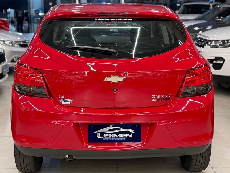 CHEVROLET ONIX 1.4 MPFI LT 8V 2013/2014 LEHMEN VEÍCULOS VENÂNCIO AIRES / Carros no Vale