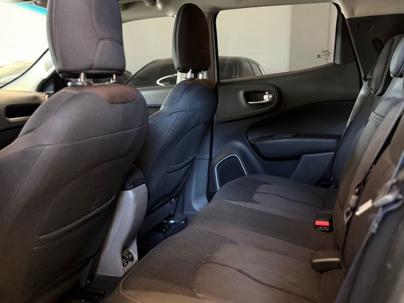 FIAT TORO 2.0 16V TURBO VOLCANO 4WD AT9 2018/2018 LEHMEN VEÍCULOS VENÂNCIO AIRES / Carros no Vale