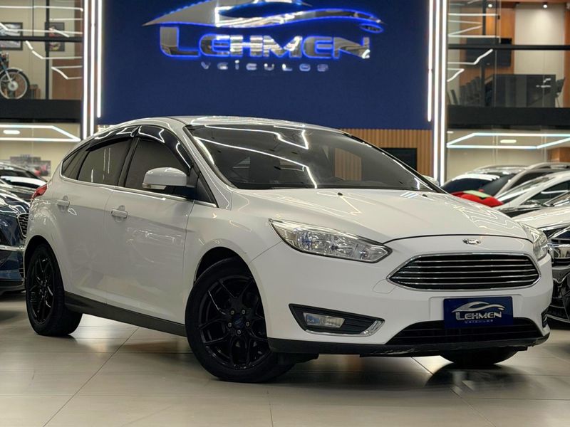 FORD FOCUS 2.0 TITANIUM 16V POWERSHIFT 2015/2016 LEHMEN VEÍCULOS VENÂNCIO AIRES / Carros no Vale