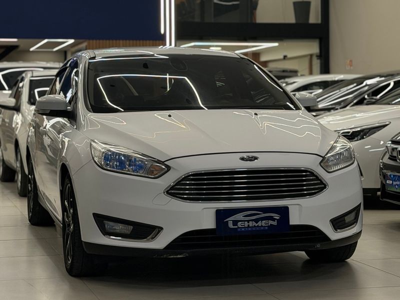 FORD FOCUS 2.0 TITANIUM 16V POWERSHIFT 2015/2016 LEHMEN VEÍCULOS VENÂNCIO AIRES / Carros no Vale