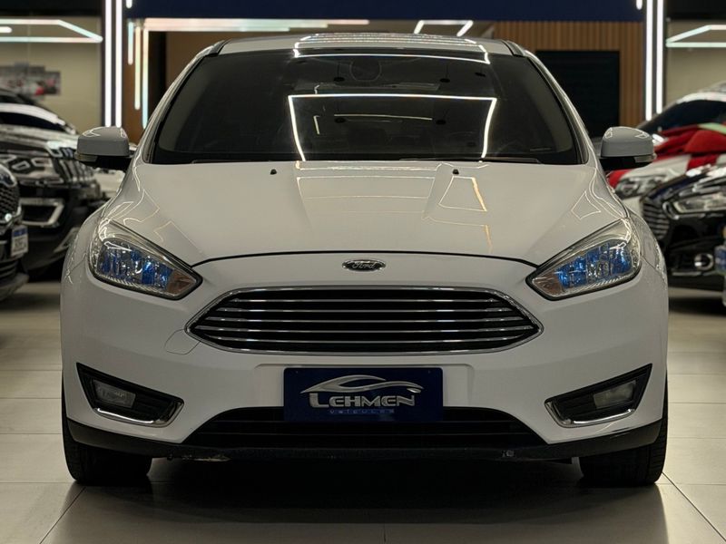 FORD FOCUS 2.0 TITANIUM 16V POWERSHIFT 2015/2016 LEHMEN VEÍCULOS VENÂNCIO AIRES / Carros no Vale