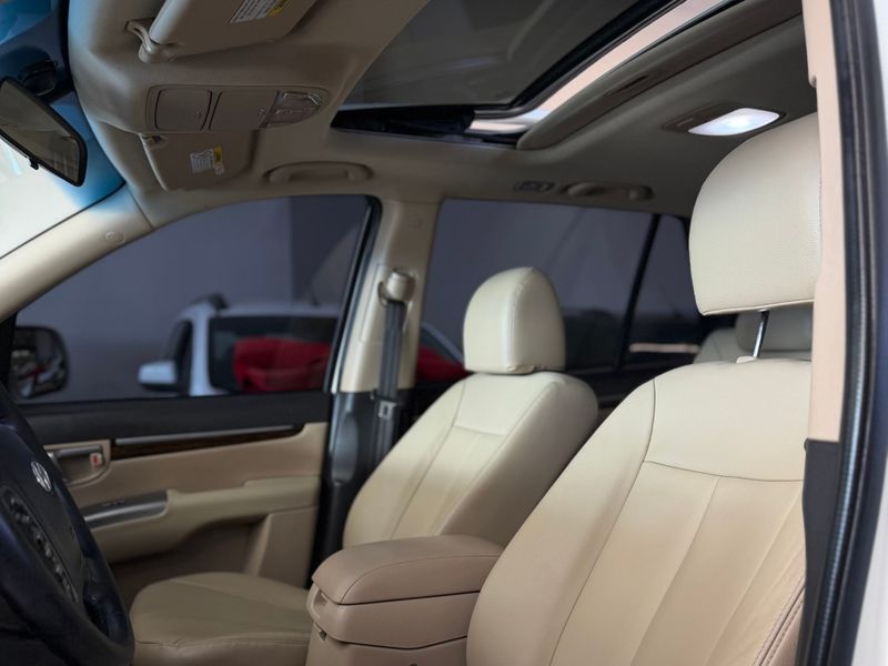 HYUNDAI SANTA FE 3.5 MPFI GLS V6 24V 285CV 2011/2012 LEHMEN VEÍCULOS VENÂNCIO AIRES / Carros no Vale