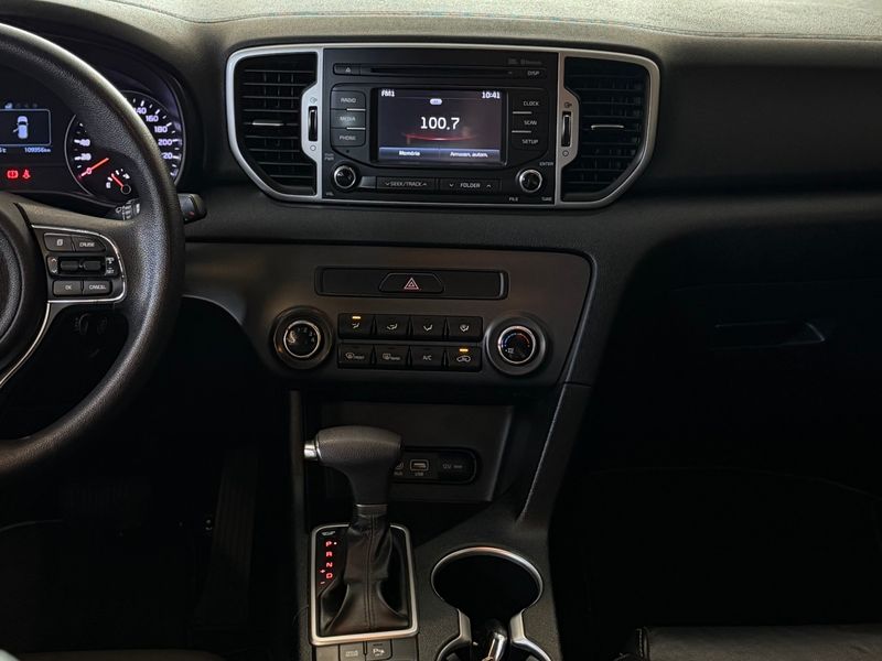 KIA SPORTAGE 2.0 LX 4X2 16V 2016/2017 LEHMEN VEÍCULOS VENÂNCIO AIRES / Carros no Vale