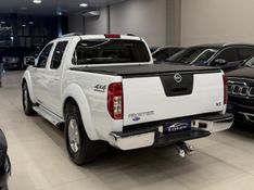 NISSAN FRONTIER 2.5 XE 4X4 CD TURBO ELETRONIC 2011/2012 LEHMEN VEÍCULOS VENÂNCIO AIRES / Carros no Vale