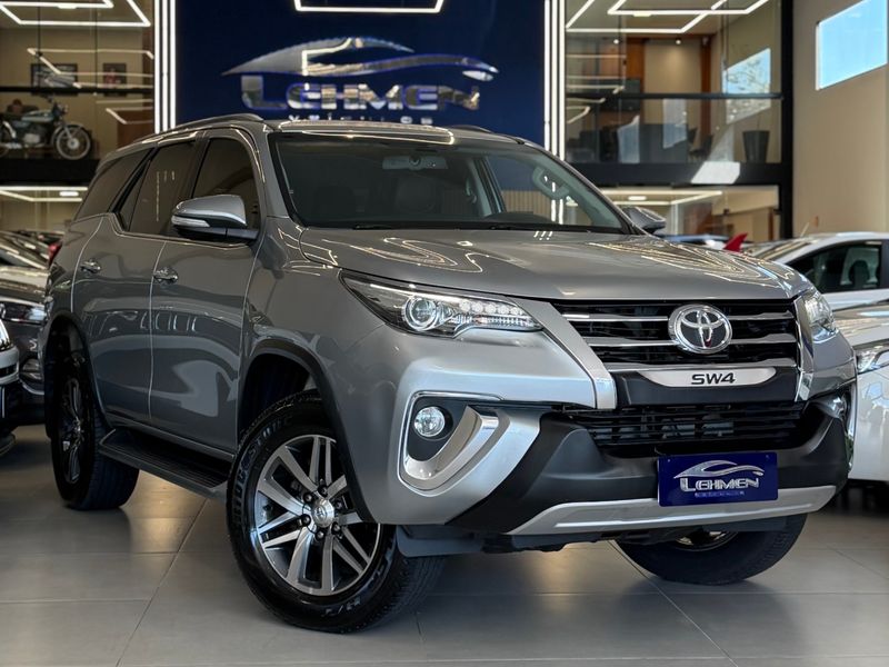 TOYOTA HILUX SW4 2.8 SRX 4X4 16V TURBO INTERCOOLER 2016/2016 LEHMEN VEÍCULOS VENÂNCIO AIRES / Carros no Vale TOYOTA HILUX SW4 2.8 SRX 4X4 16V TURBO INTERCOOLER 2016/2016 LEHMEN VEÍCULOS VENÂNCIO AIRES / Carros no Vale