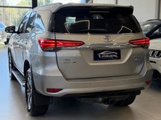 TOYOTA HILUX SW4 2.8 SRX 4X4 16V TURBO INTERCOOLER 2016/2016 LEHMEN VEÍCULOS VENÂNCIO AIRES / Carros no Vale