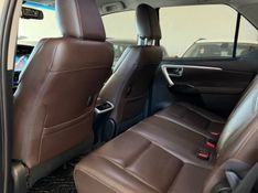 TOYOTA HILUX SW4 2.8 SRX 4X4 16V TURBO INTERCOOLER 2016/2016 LEHMEN VEÍCULOS VENÂNCIO AIRES / Carros no Vale