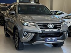 TOYOTA HILUX SW4 2.8 SRX 4X4 16V TURBO INTERCOOLER 2016/2016 LEHMEN VEÍCULOS VENÂNCIO AIRES / Carros no Vale