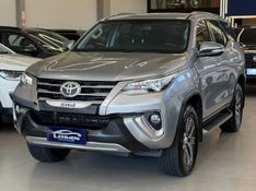 TOYOTA HILUX SW4 2.8 SRX 4X4 16V TURBO INTERCOOLER 2016/2016 LEHMEN VEÍCULOS VENÂNCIO AIRES / Carros no Vale