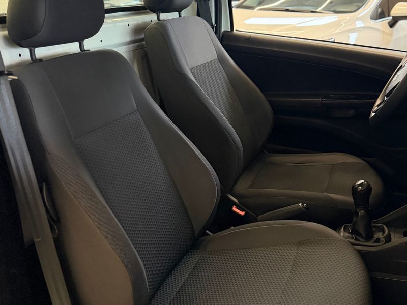 VOLKSWAGEN SAVEIRO 1.6 MSI ROBUST CS 8V 2023/2023 LEHMEN VEÍCULOS VENÂNCIO AIRES / Carros no Vale
