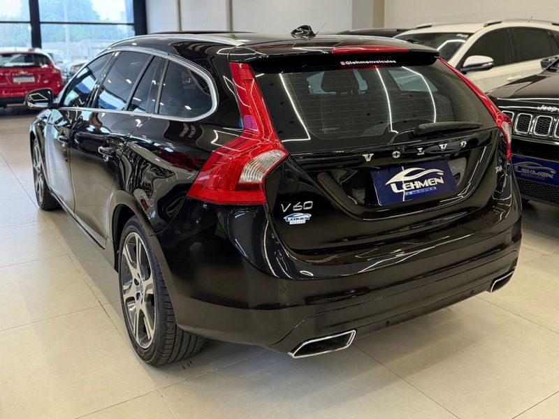 VOLVO V60 2.0 T4 MOMENTUM 2017/2018 LEHMEN VEÍCULOS VENÂNCIO AIRES / Carros no Vale