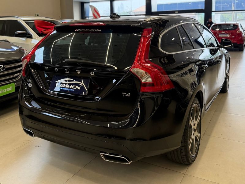 VOLVO V60 2.0 T4 MOMENTUM 2017/2018 LEHMEN VEÍCULOS VENÂNCIO AIRES / Carros no Vale
