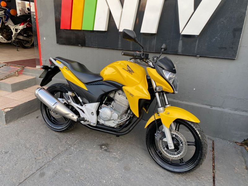 Honda Motos Cb 300r 2013/2013 NECO TOLATI VEÍCULOS VENÂNCIO AIRES / Carros no Vale