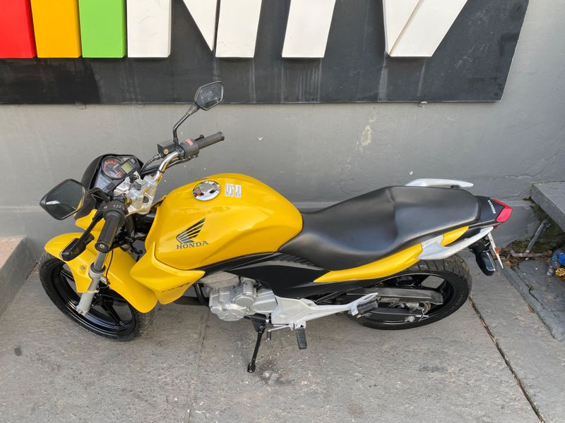 Honda Motos Cb 300r 2013/2013 NECO TOLATI VEÍCULOS VENÂNCIO AIRES / Carros no Vale