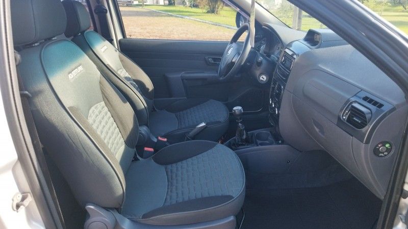 Fiat STRADA C.DUPLA ADVENTURE 1.8 2013 GRASSI VEÍCULOS LAJEADO / Carros no Vale