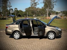Fiat GRAND SIENA ATTRACTIVE 1.4 2013 NEUMANN VEÍCULOS ARROIO DO MEIO / Carros no Vale