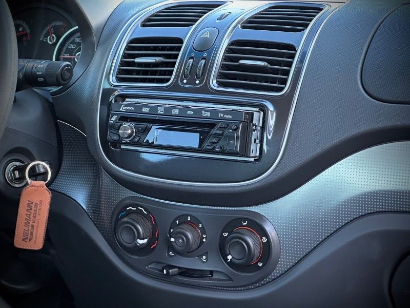 Fiat GRAND SIENA ATTRACTIVE 1.4 2013 NEUMANN VEÍCULOS ARROIO DO MEIO / Carros no Vale
