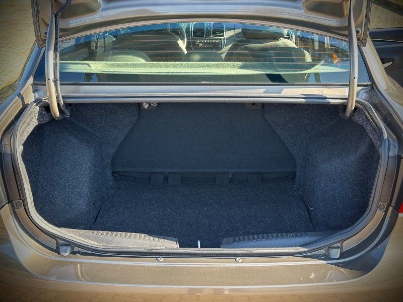 Fiat GRAND SIENA ATTRACTIVE 1.4 2013 NEUMANN VEÍCULOS ARROIO DO MEIO / Carros no Vale