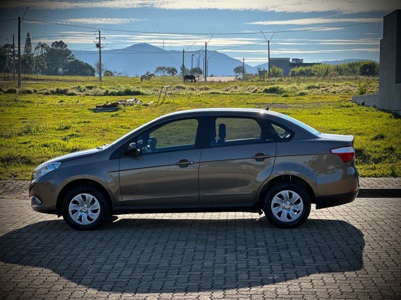 Fiat GRAND SIENA ATTRACTIVE 1.4 2013 NEUMANN VEÍCULOS ARROIO DO MEIO / Carros no Vale