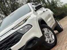 Fiat TORO FREEDOM 1.8 2018 NEUMANN VEÍCULOS ARROIO DO MEIO / Carros no Vale