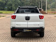 Fiat TORO FREEDOM 1.8 2018 NEUMANN VEÍCULOS ARROIO DO MEIO / Carros no Vale