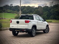 Fiat TORO VOLCANO 2.0 2020 NEUMANN VEÍCULOS ARROIO DO MEIO / Carros no Vale